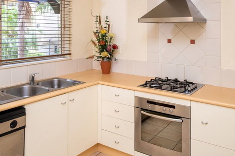 The Lakes Cairns Resort - Timeshare Accommodation 1