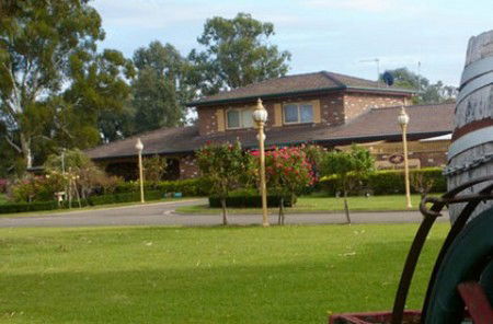 Carriage House Motor Inn - Timeshare Accommodation 0