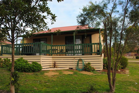 Lakes Entrance Country Cottages - Timeshare Accommodation 2