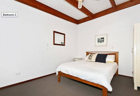Sea Sand And Scrub Holiday House - Timeshare Accommodation 2