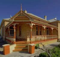 Myras Moonta Retreat