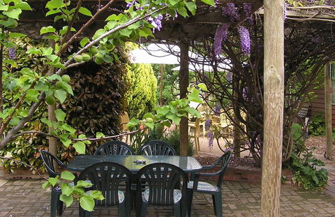 Emeu Inn Bed & Breakfast - Timeshare Accommodation 0