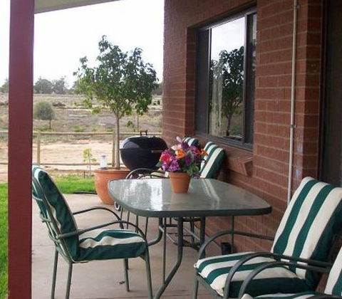 Riverland Holiday Cottage - Timeshare Accommodation 5