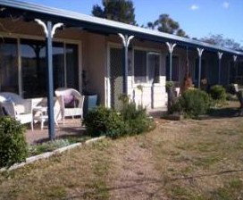 Snowy Vineyard Cottage - Timeshare Accommodation 0