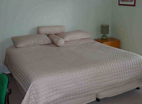 A Beach House Near Manly Two - Timeshare Accommodation 3