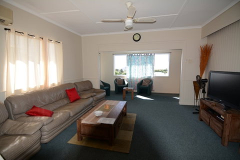 AMELIA STREET GLADSTONE 5 BEDROOMS - Timeshare Accommodation 0