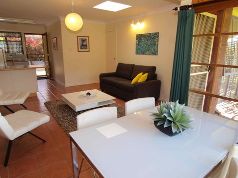 Bright Highland Valley Cottages - Timeshare Accommodation 0