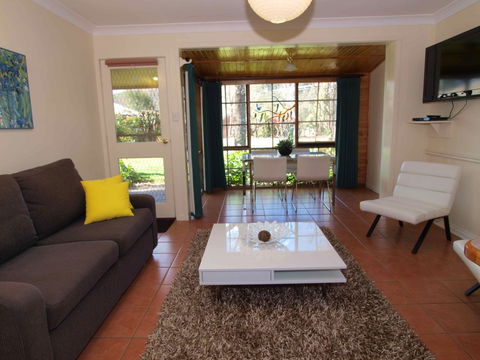 Bright Highland Valley Cottages - Timeshare Accommodation 4