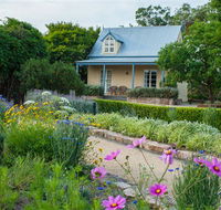 Vineyard Cottages and Cafe