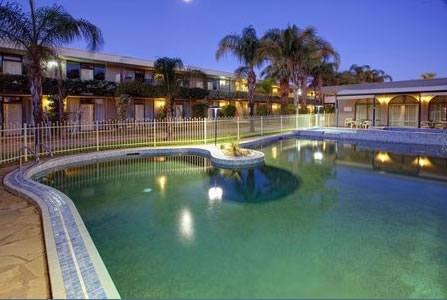 Sandors Motor Inn - Timeshare Accommodation 5