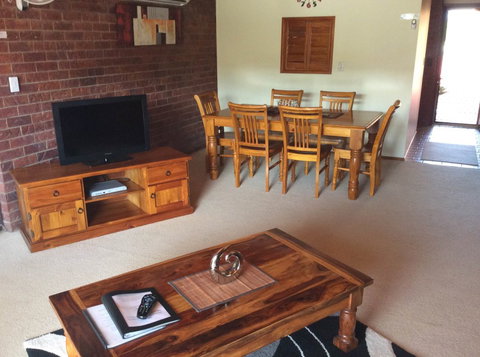 Cleveland Visitor Villas Motel & Shailer Park Garden Villas - Timeshare Accommodation 0