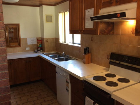 Cleveland Visitor Villas Motel & Shailer Park Garden Villas - Timeshare Accommodation 5