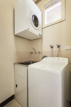 Carlton Clocktower Apartments - Timeshare Accommodation 2