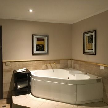 Eltham Gateway Hotel - Timeshare Accommodation 5