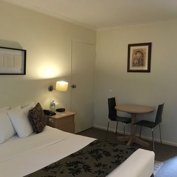 Eltham Gateway Hotel - Timeshare Accommodation 11