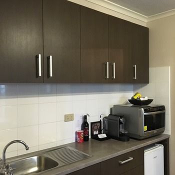 Eltham Gateway Hotel - Timeshare Accommodation 24
