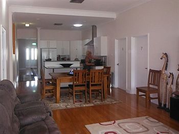 King Street Boutique Motel - Timeshare Accommodation 9