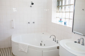Tumut Valley Motel - Timeshare Accommodation 20
