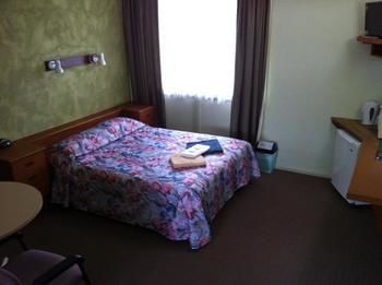 Bushmans Retreat Motor Inn - Timeshare Accommodation 11