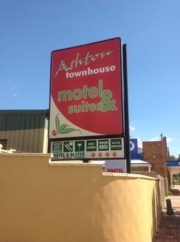 Ashton Townhouse Motel And Suites - Timeshare Accommodation 2