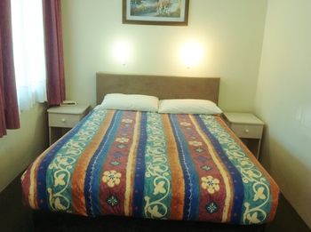 Ashton Townhouse Motel And Suites - Timeshare Accommodation 3