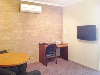 Ashton Townhouse Motel And Suites - Timeshare Accommodation 8