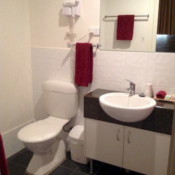 Ashton Townhouse Motel And Suites - Timeshare Accommodation 10