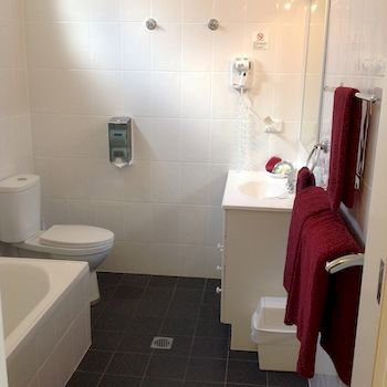 Ashton Townhouse Motel And Suites - Timeshare Accommodation 11
