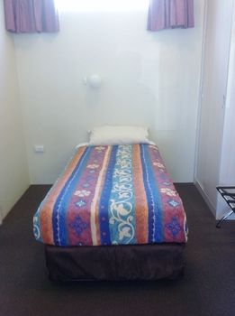 Ashton Townhouse Motel And Suites - Timeshare Accommodation 18