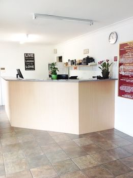 Ashton Townhouse Motel And Suites - Timeshare Accommodation 22