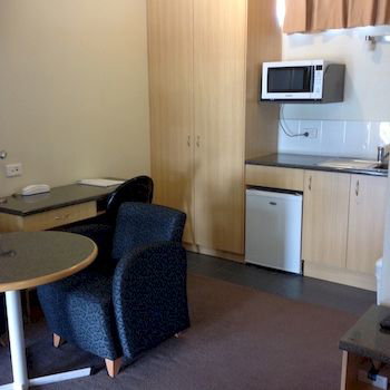 Ashton Townhouse Motel And Suites - Timeshare Accommodation 25