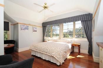 Sandholme Guesthouse - Timeshare Accommodation 10
