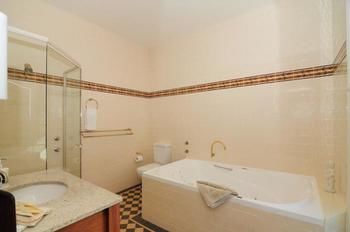 Sandholme Guesthouse - Timeshare Accommodation 16