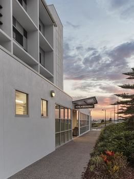 Best Western Plus Lake Kawana Hotel - Timeshare Accommodation 6