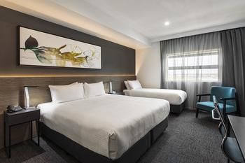 Best Western Plus Lake Kawana Hotel - Timeshare Accommodation 9