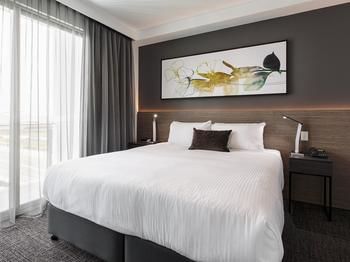 Best Western Plus Lake Kawana Hotel - Timeshare Accommodation 17