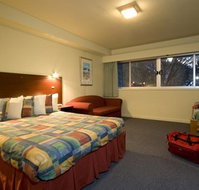 Diana Alpine Lodge