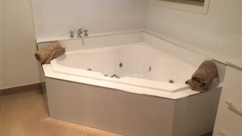 Curdievale Riverfront Lodge - Timeshare Accommodation 2