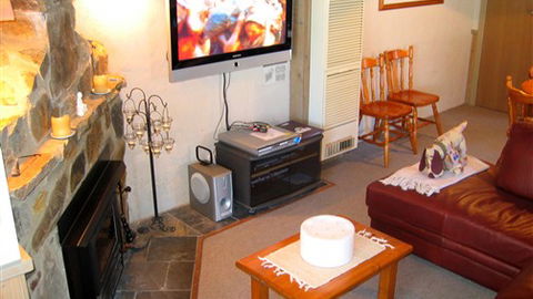 Wallace's - Crystal Creek Chalet 1 - Timeshare Accommodation 1