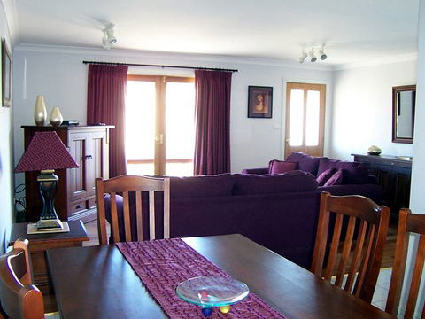 Elm Cottage - Tumut - Timeshare Accommodation 2