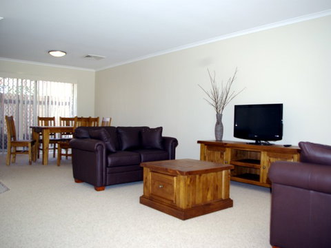 Fairways Bed & Breakfast At Jerilderie - Timeshare Accommodation 2
