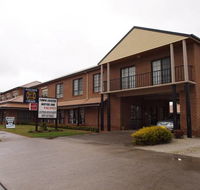 Holbrook Town Centre Motor Inn