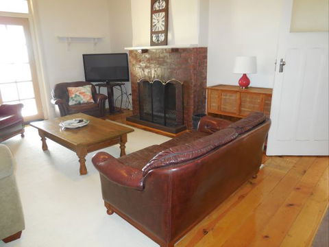 Book Keepers Cottage Waikerie - Timeshare Accommodation 5