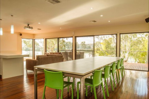River Shack Rentals - Living The Dream - Timeshare Accommodation 128