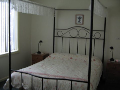 Grantham House  Pet Friendly Holiday Home - Timeshare Accommodation 2