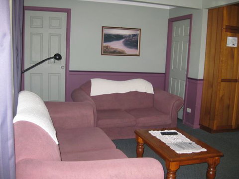 Grantham House  Pet Friendly Holiday Home - Timeshare Accommodation 5