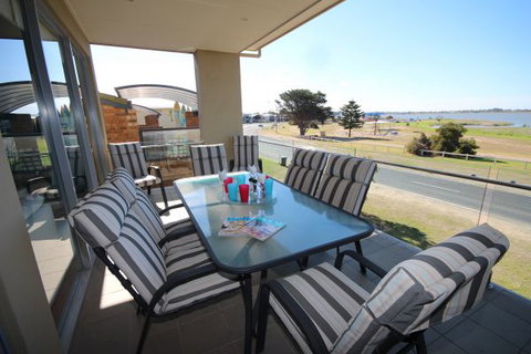LJ Hooker Goolwa Holiday Rentals - 42 Underwood Avenue, Goolwa Beach - Timeshare Accommodation 1