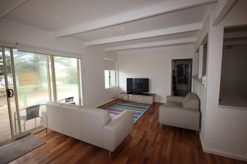 LJ Hooker Goolwa Holiday Rentals - 42 Underwood Avenue, Goolwa Beach - Timeshare Accommodation 12