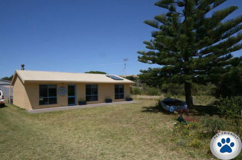 LJ Hooker Goolwa Holiday Rentals - 15 Eaton Avenue, Goolwa Beach - Timeshare Accommodation 0