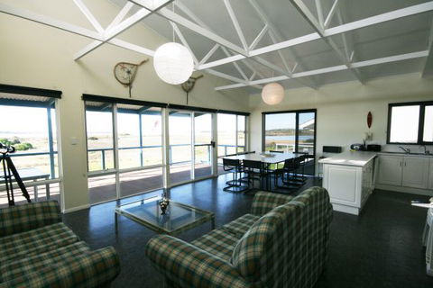 LJ Hooker Goolwa Holiday Rentals - 25 Barrage Road, Goolwa South - Timeshare Accommodation 1